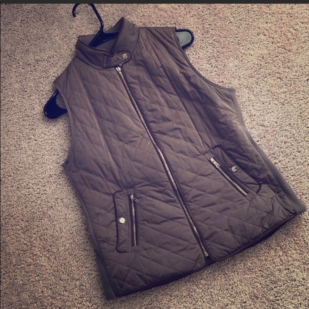 Zara Equestrian Khaki quilted with brown‎ piping  utility vest